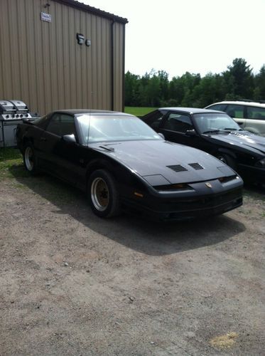 1987 pontiac trans am with no t-tops