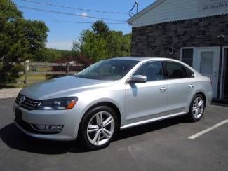 2013 newly intro body style passat sedan clean diesel se w/sunroof &amp; navigation!