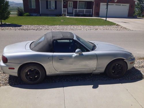 2000 mazda mx-5 miata ls (for parts or project)