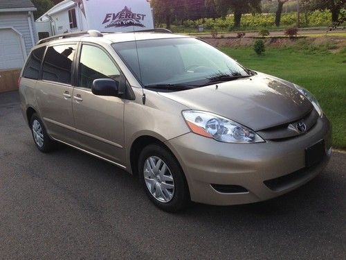 07 sienna le low 38k miles van 7 passenger gold no reserve selling fast toyo