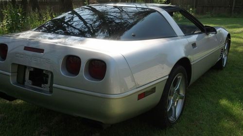1996 chevrolet corvette collector's edition hatchback 2-door 5.7l
