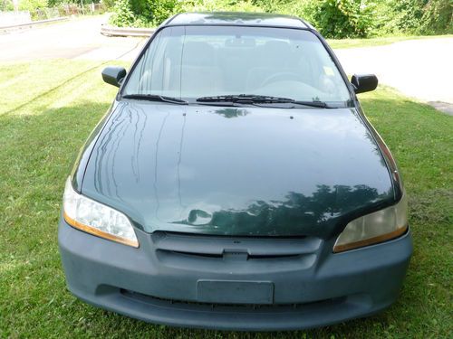 1998 Honda Accord LX Sedan 4-Door 2.3L, image 2