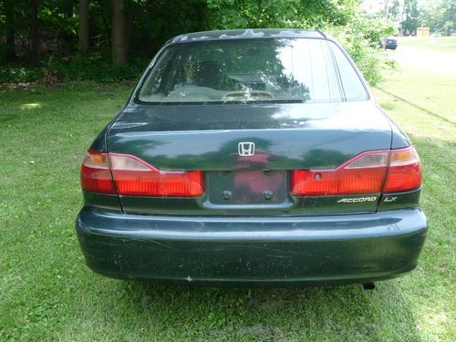 1998 Honda Accord LX Sedan 4-Door 2.3L, image 4