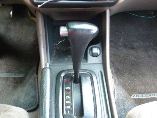 1998 Honda Accord LX Sedan 4-Door 2.3L, image 9