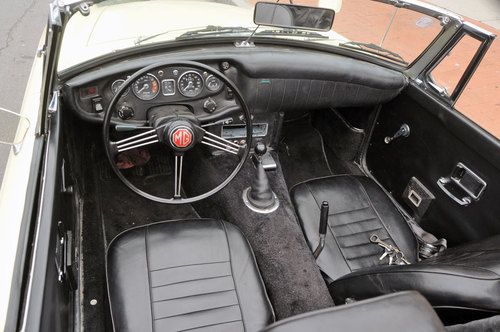 Fantastic original 1969 MGB roadster drives great, superb body ready for summer, image 11