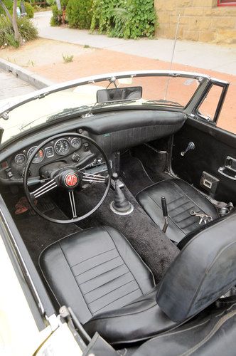 Fantastic original 1969 MGB roadster drives great, superb body ready for summer, image 15