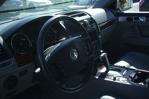 2006 Volkswagen Touareg Base Sport Utility 4-Door 3.2L, image 5
