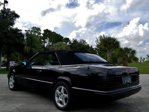 MERCEDES BENZ 300 CE, CONVERTIBLE AUTOMATIC NO RESERVE NEW TIRES REBUILT TITLE, image 2