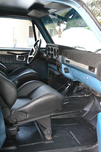 1984 Chevrolet K5 Blazer Custom 6.2L DIESEL Stealth Black CLEAN, image 17