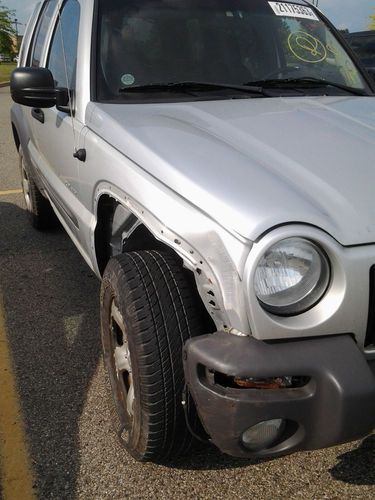 2003 jeep liberty freedom edt. 4x4 runs great minor damage, US $2,300.00, image 12