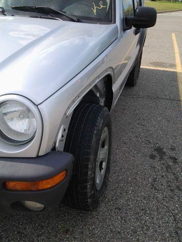 2003 jeep liberty freedom edt. 4x4 runs great minor damage, US $2,300.00, image 13