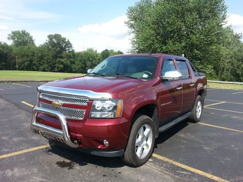 Lt 4x4 loaded, all power options, leather, super low miles