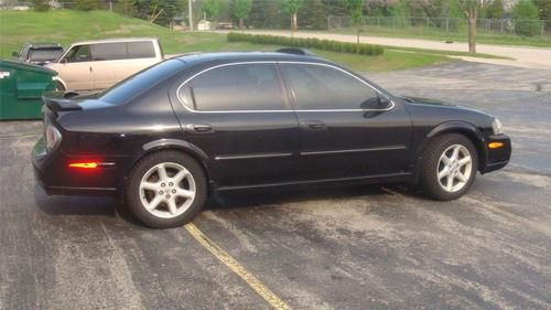 Nissan maxima se 03" black 215k - runs - new snow tires - needs tlc