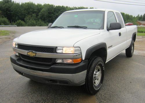 '01 4wd 6.0 engine 2500hd extra cab 8' bed 134k miles no reserve salvage title