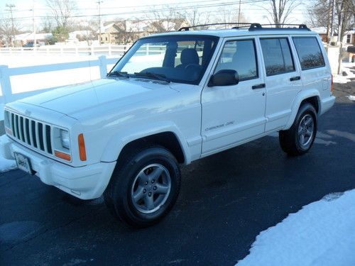 1999 jeep cherokee classic sport utility 4-door 4.0, 4x4,126k miles, super clean