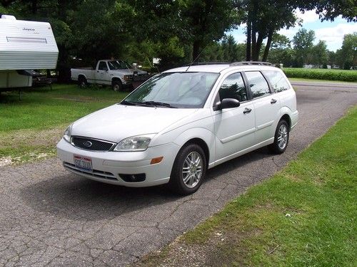 2005 ford focus zxw wagon 5-door 2.0l