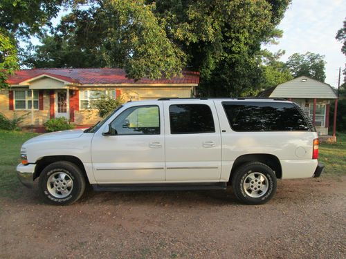 03 chevorlet suburban 1500 lt suv loaded leather, power windows &amp; more 181k mile