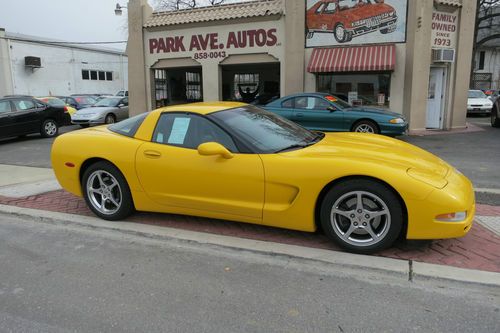 2003 chevrolet corvette base hatchback 2-door 5.7l