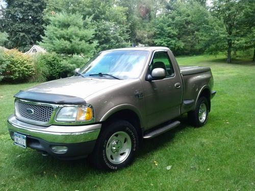 Ford f-150 flareside short box mint