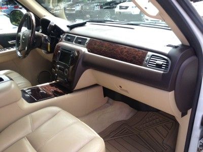 NAVIGATION REAR DVD ENTERTAINMENT 20