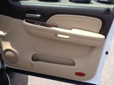 NAVIGATION REAR DVD ENTERTAINMENT 20