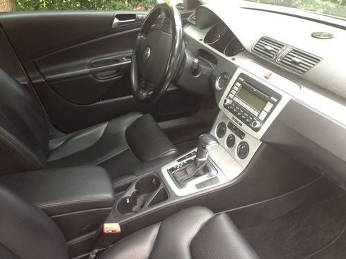 2009 VW Passat 2.0 Turbo Komfort Sedan Auto. White Gold Metallic, US $9,500.00, image 2