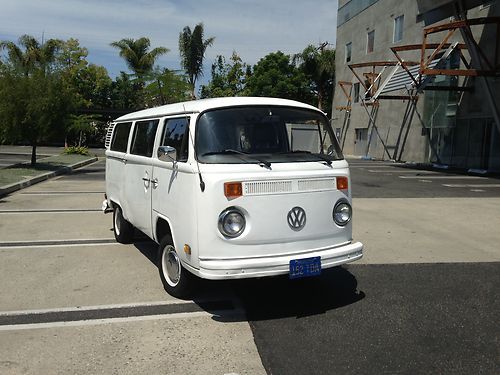 Volkswagen bus, baywindow, original california walk through bus, clean title