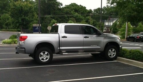 2012 toyota tundra base extended crew cab pickup 4-door 5.7l