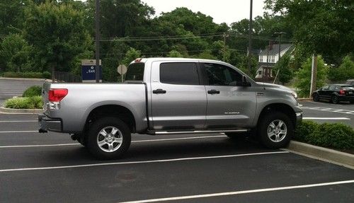 2012 toyota tundra base extended crew cab pickup 4-door 5.7l