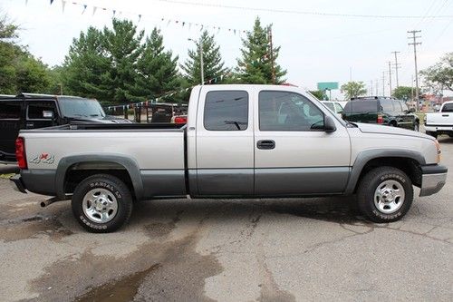 2004 Chevrolet Silverado 1500 4X4 Extended Cab, image 3