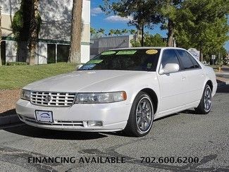 Desirable pearl white - low miles - navigation - chrome wheels - northstar v8