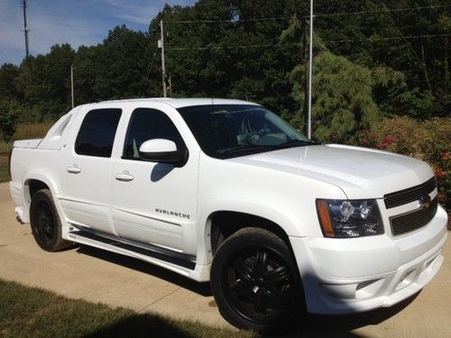 Custom chevy avalanche-warranty-no reserve