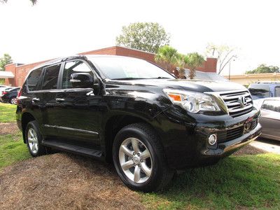 Navigation, sunroof, 4x4, tow hitch, leather, one owner