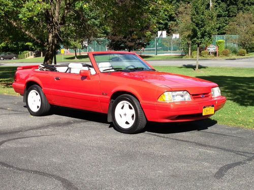 1992 ford mustang lx convertible limited 5 speed,5.0 ,79k original,super clean