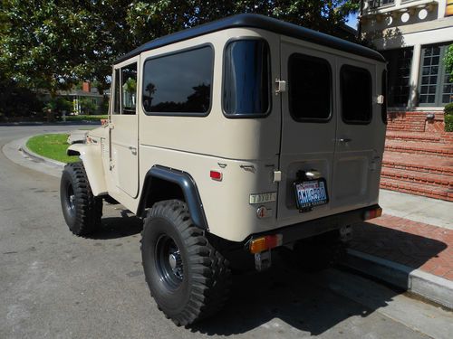 1974 fj40 the ultimate land cruiser! 350 efi, lifted, 4 wheel disc, pristine!