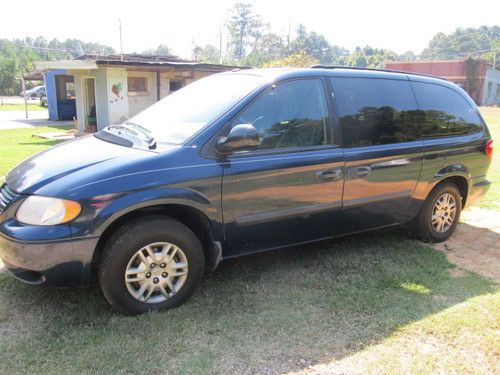 2006 dodge grand caravan stow n go ***no reserve***