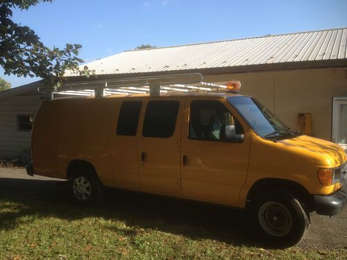 2006 ford e-350 super duty xlt extended cargo van 2-door 5.4l