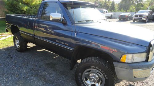 1995 dodge ram 2500 regular cab pickup 2-door 5.2l 4x4 truck four w.d. 8' bed