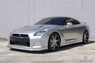 2014 nissan gtr,super silver,carbon fiber wheels, custom carbon fiber trim,radar