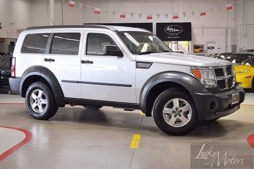 2007 dodge nitro sxt 4x4, one owner, low miles, u-connect, roof rack, books