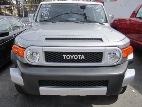 2010 toyota fj cruiser 4wd 4dr