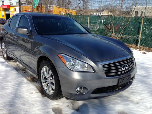 2012 infiniti m