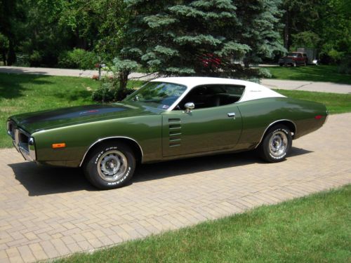 1972 dodge charger rallye  - rare 440hp  , 4-speed , dana60