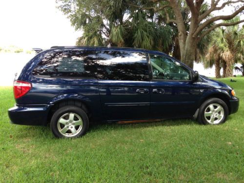 2005 dodge grand caravan sxt mini passenger van 5-door 3.8l