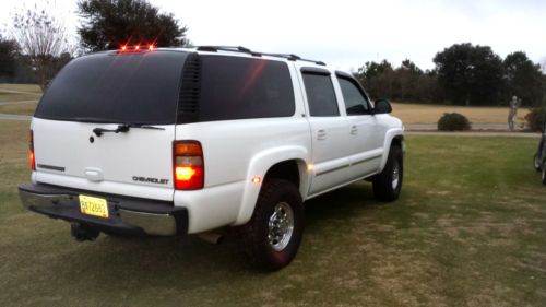 Chevrolet Tahoe Suburban 2003