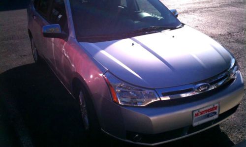 2010 ford focus sel excellent condition