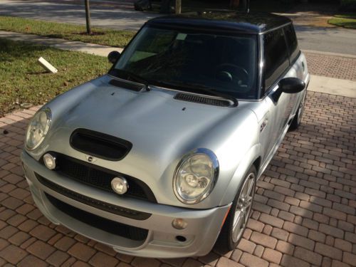 2002 mini cooper base hatchback 2-door 1.6l