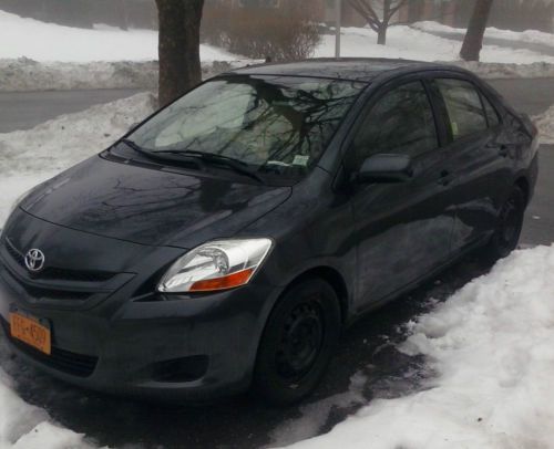 2008 toyota yaris base sedan 4-door 1.5l