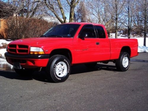 2000 dodge dakota sport edition 4x4, ext cab,85,xxx original miles, must see