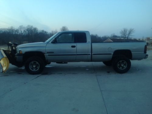 1999 dodge ram 2500 turbo diesel quad cab with snow plow! no reserve!